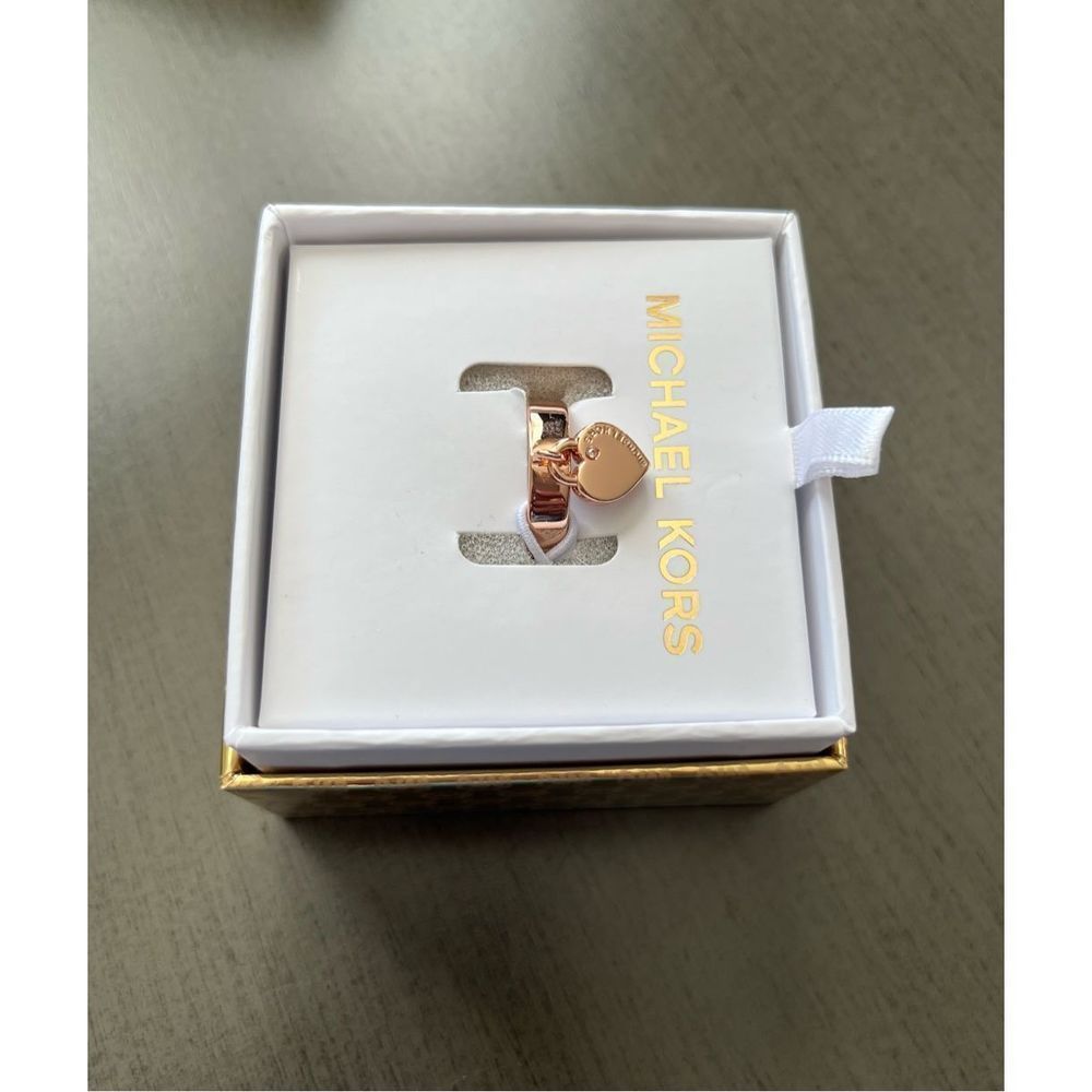 Michael Kors Ring Size 5 New in Box - Picture 4 of 5